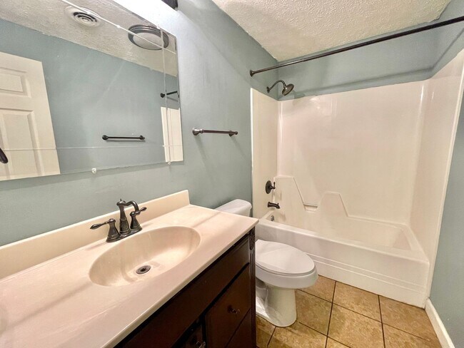 Foto del edificio - 3 Bedroom home for rent in a Great Neighbo...