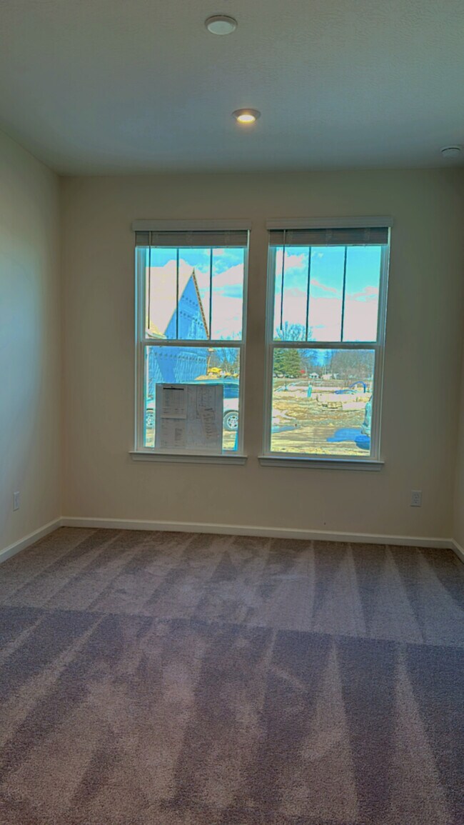 Foto del edificio - 1242 Fairstone Dr