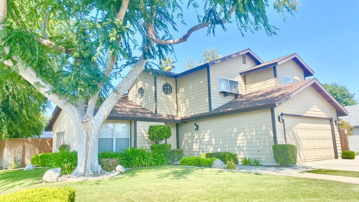Primary Photo - Available Now! Beautiful Two-Story Southwe...