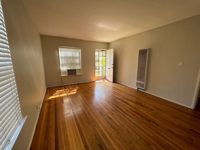 Building Photo - 1305 N Buena Vista St