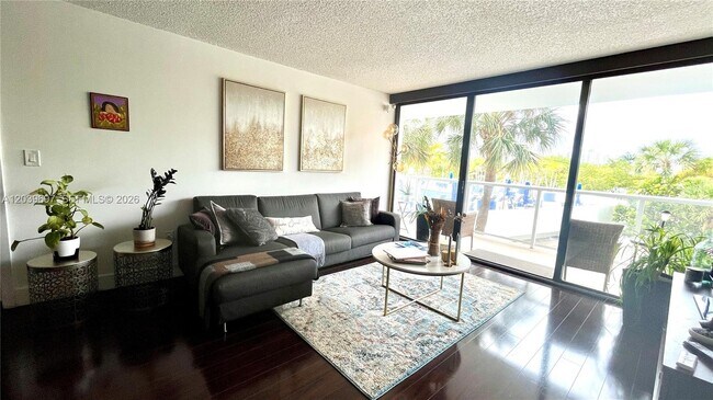 Foto del edificio - 3701 N Country Club Dr