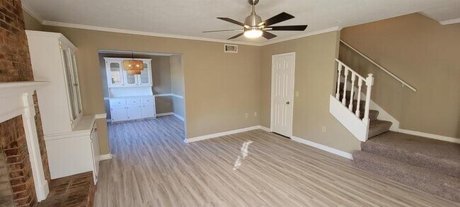 Foto del edificio - 704 Wicklow Pl