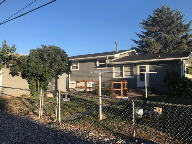 Foto del edificio - 548 E 12th St