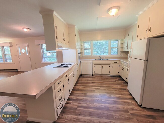 Foto del edificio - Spacious House Located off the 105 Bypass