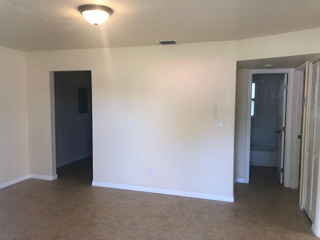Foto del edificio - 708 N 14th St