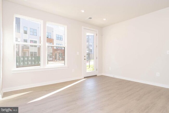 Building Photo - 5610 Alpha Rdg Ave