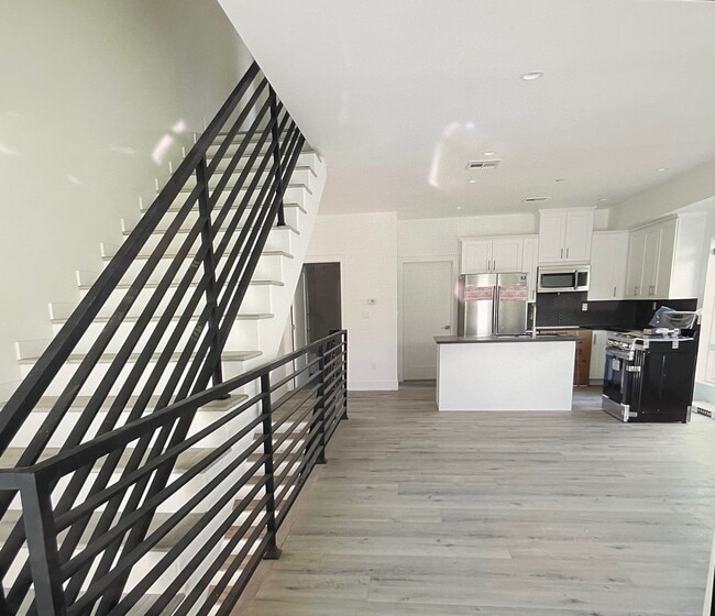 Photo - 5651 Fair Ave (North Hollywood, CA) Townhome