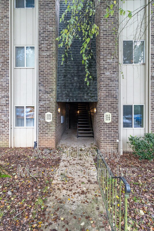 Building Photo - 3636 Taliluna Ave