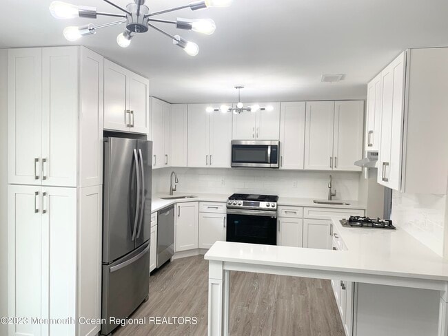 Building Photo - 37 Villanova Dr