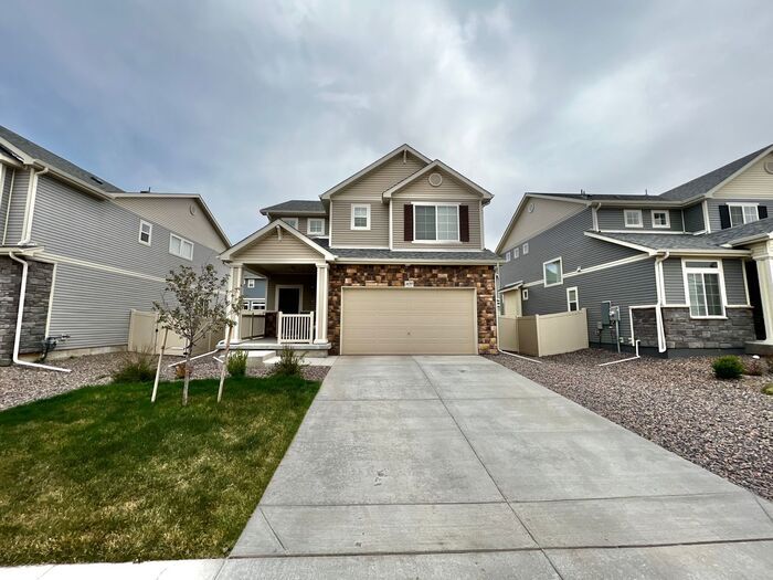 Foto principal - Stunning 4 bed 3.5 bath in Johnstown. Avai...