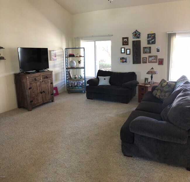 Foto del edificio - 13364 W Wilshire Dr