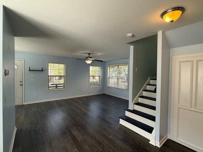 Foto del edificio - Cute 2 Story Home in Lundy Chase