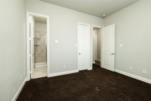 Foto del edificio - 583 W Royal Ln