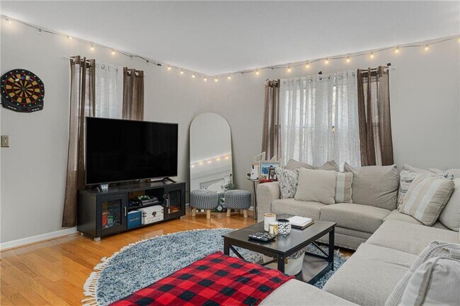 Foto del edificio - 3524 W Shore Rd