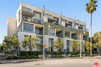 Building Photo - 13045 Pacific Promenade