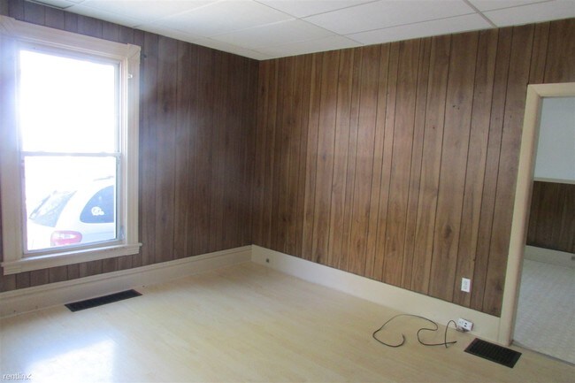 Building Photo - 304 Claremont Pl NE