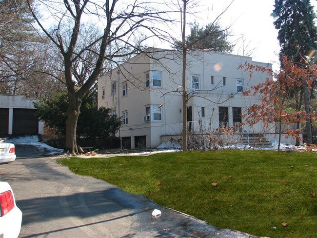 Foto del edificio - Grand Avenue Apartments