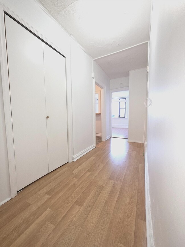 Foto del edificio - 1055 JFK Blvd E