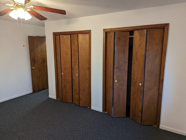 Building Photo - 5644 S 38th St