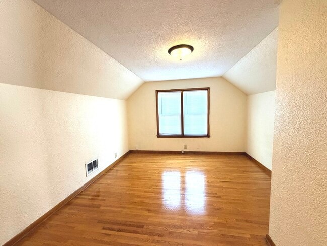 Building Photo - 1307 Highland Ave