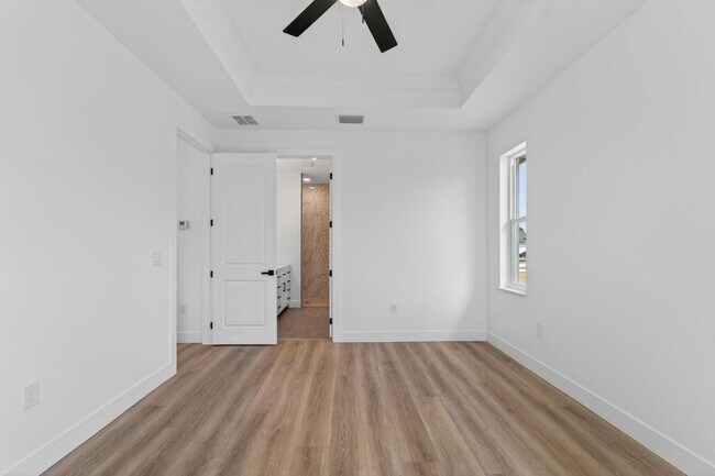 Foto del edificio - 14242 Ingraham Blvd