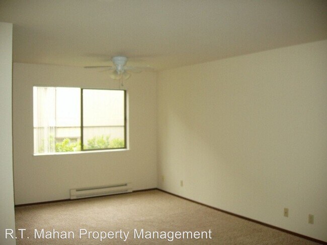 Building Photo - 661 Baden Ave