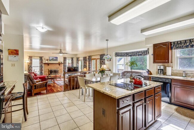 Foto del edificio - 14 Leatherleaf Ct