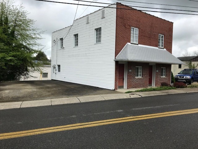 Exterior-parking on left - 116 N Vance Dr
