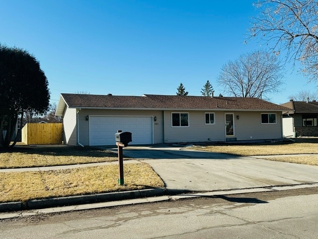 Building Photo - 301 10 1/2 Ave E