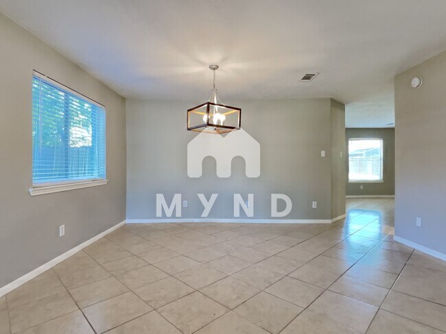 Foto del edificio - 6807 Woodland Oaks