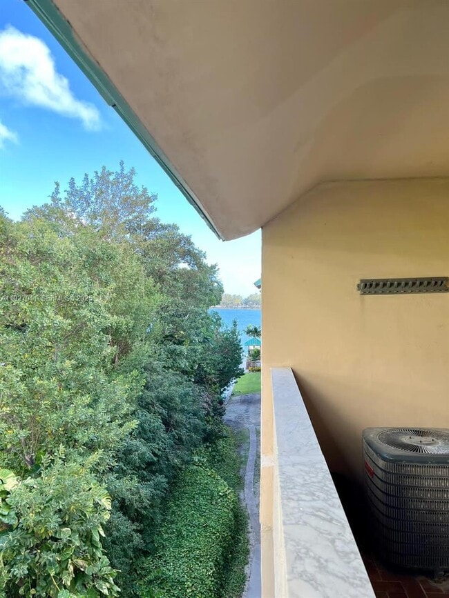 Foto del edificio - 2201 Brickell Ave