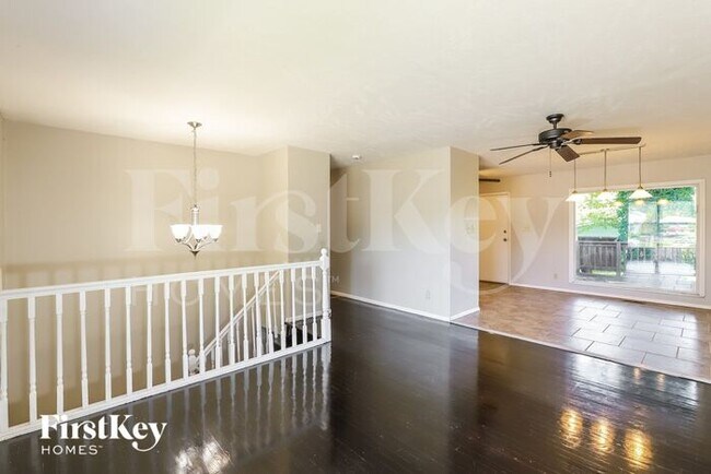 Foto del edificio - 521 Fairlane St