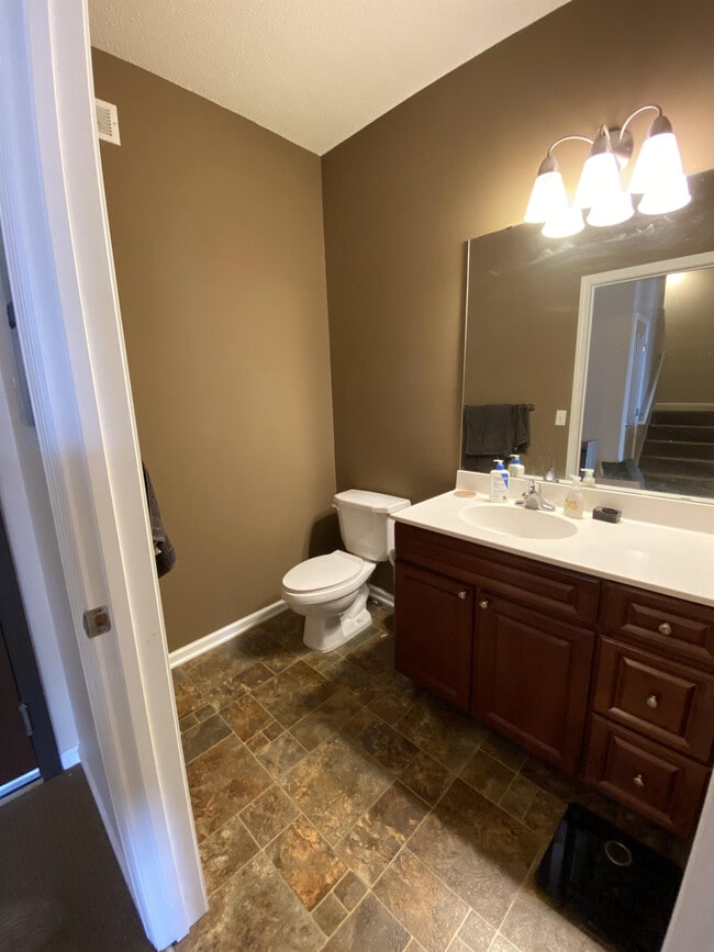 Building Photo - 649 Old Hwy 8