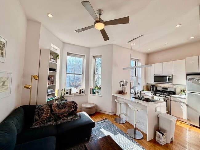 Foto del edificio - 1607 Tremont St