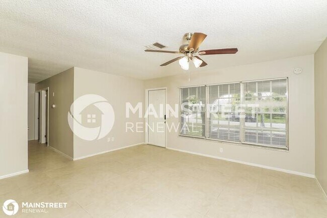 Foto del edificio - 323 Midfield Lane, Port St. Lucie, FL 34983