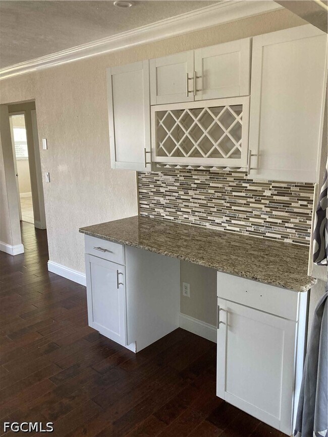 Foto del edificio - 724 Sesame Ct