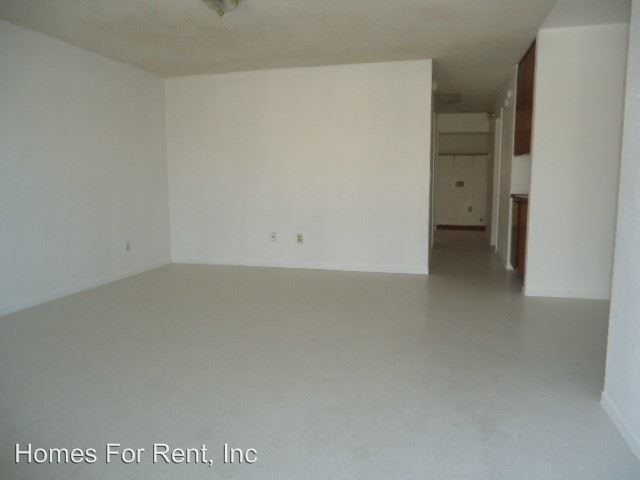 Building Photo - 546 W Henderson Ave