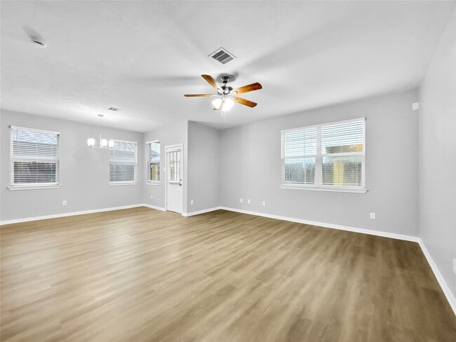 Building Photo - 835 Forest Ivy Ln