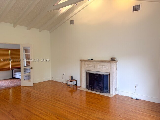 Foto del edificio - 441 NE 53rd St
