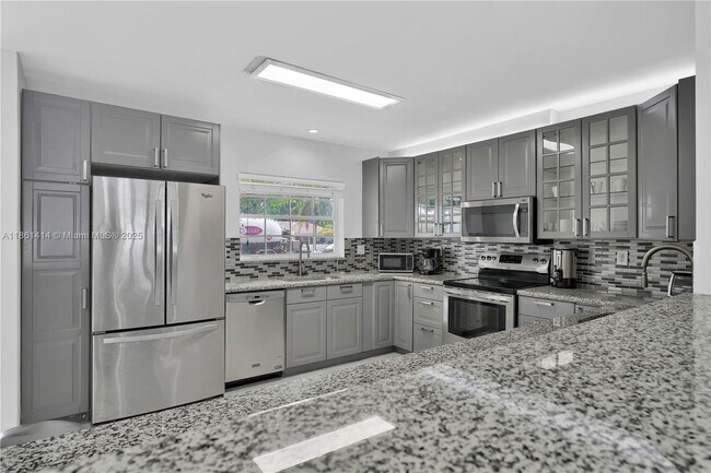 Foto del edificio - 1081 NE 179th St