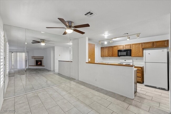 Building Photo - 2623 S Durango Dr