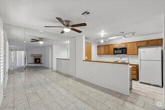 Building Photo - 2623 S Durango Dr
