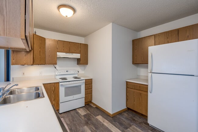 Building Photo - 121 Balcerzak Dr