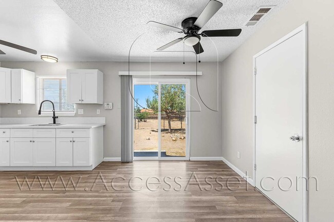 Building Photo - Single-Story 3BR Home with Garage & Fully Fenced Yard