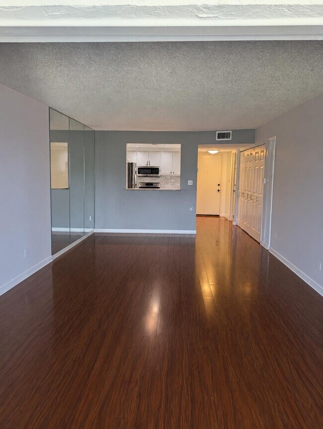 Foto del edificio - 9233 SW 8th St