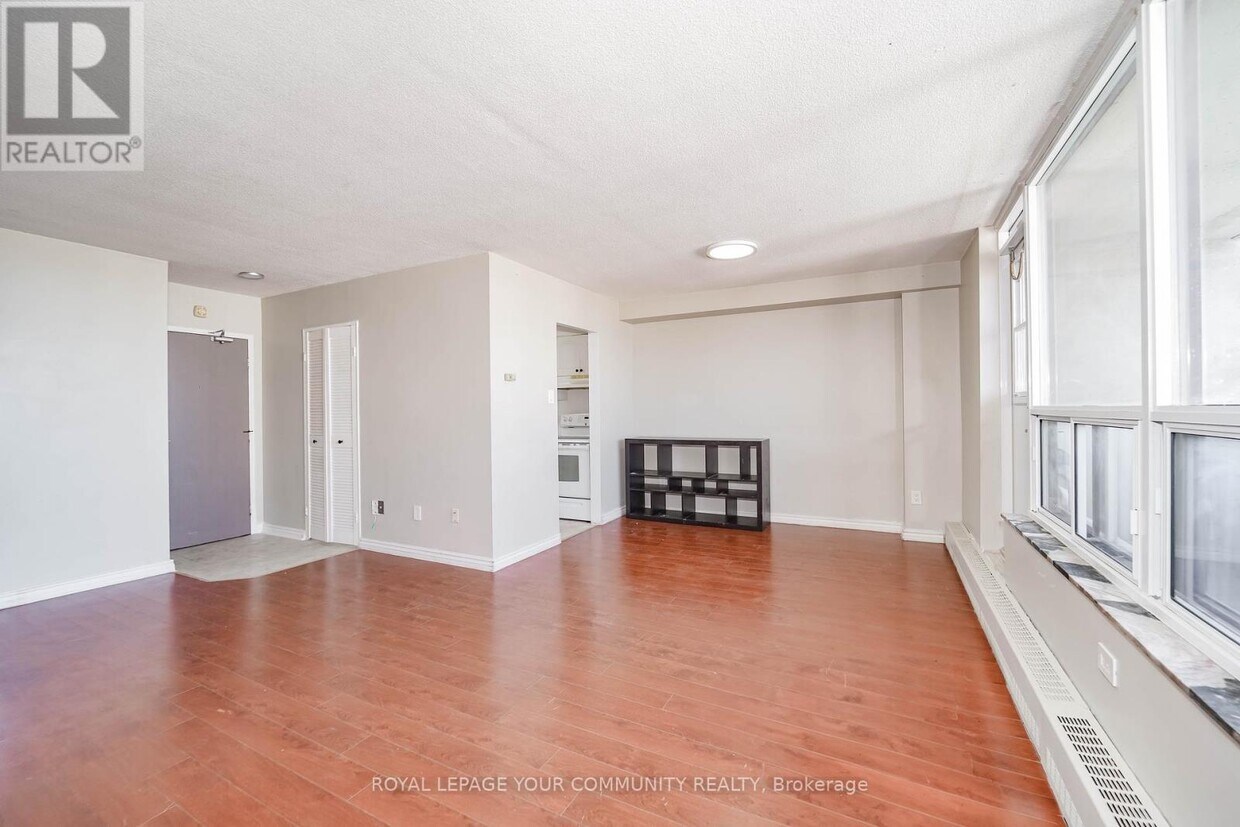 Primary Photo - 3390-3390 Weston Rd