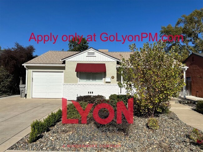 Building Photo - 2 bed/1 bath East Sac Gem!