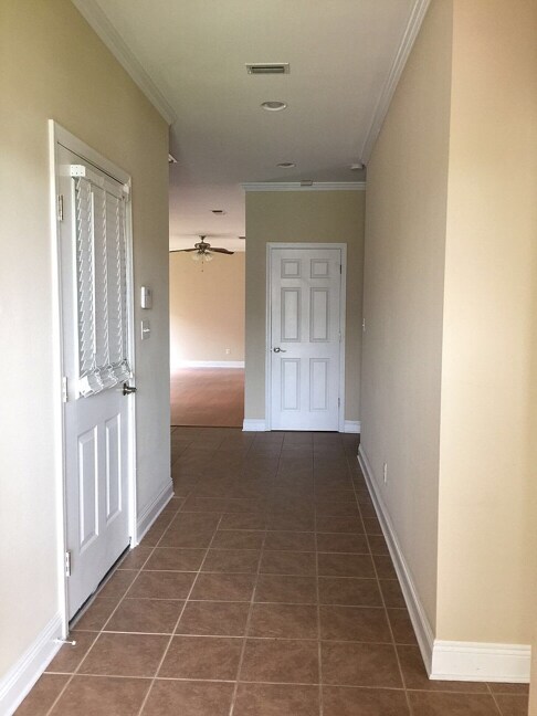 Foto del edificio - 17 Oxford Dr