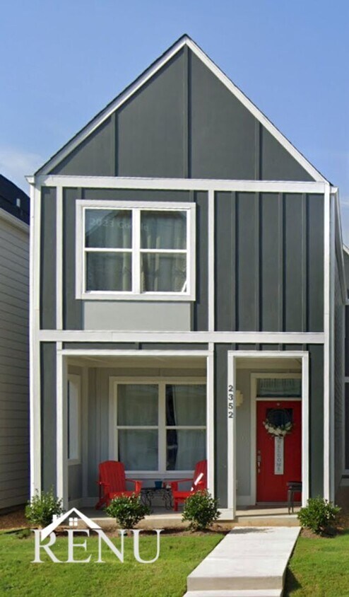 Primary Photo - 2352 E 18th St