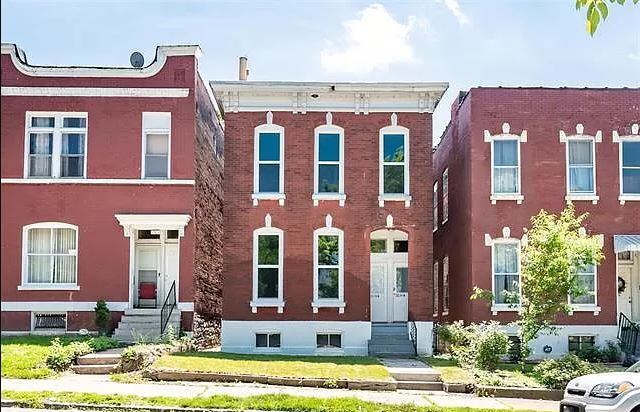 Foto del edificio - Updated Fox Park Apartment with Bonus Room & Fenced Yard
